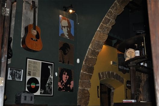 Ermou 261 Rock Bar - The ambiance