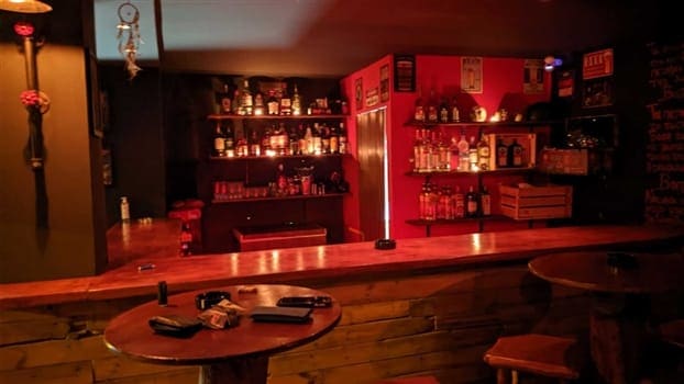 Sober Rock Bar - Bar inside 1 Sober Rock Bar - Bar inside 1