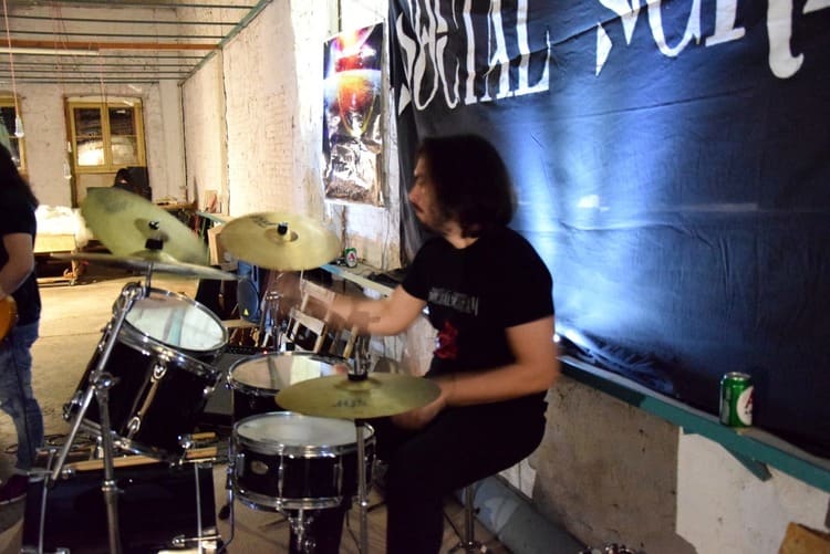 Social Scream - Dimitris Kiousis